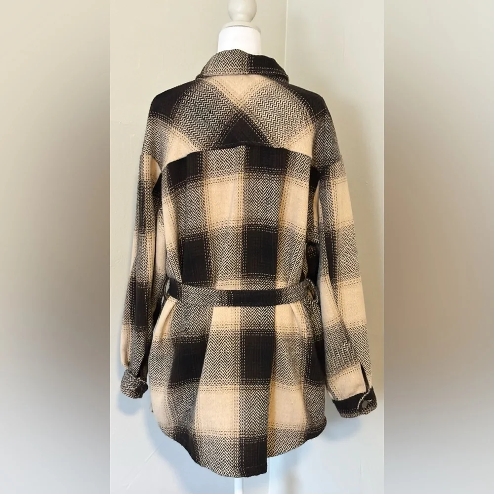 🌸 She + Sky Women’s Size Large Plaid Brown Belted Shacket